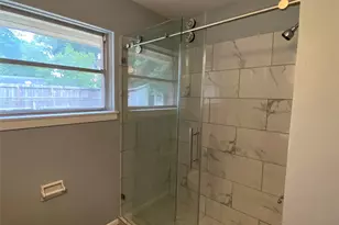 5110 W 43rd St, Houston, TX 77092 - Photo 9