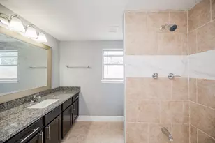 9407 Pipestone St, Houston, TX 77074 - Photo 29