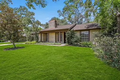 1109 W Castlewood Avenue, Friendswood, TX 77546 - Photo 3