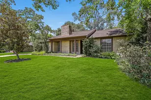 1109 W Castlewood Ave, Friendswood, TX 77546 - Photo 3