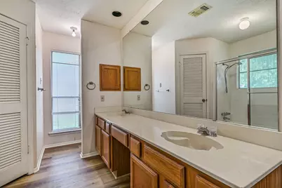 1109 W Castlewood Avenue, Friendswood, TX 77546 - Photo 19
