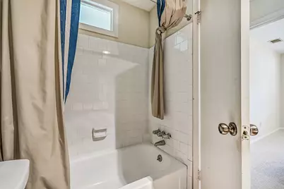 1109 W Castlewood Avenue, Friendswood, TX 77546 - Photo 23