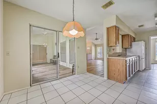 1109 W Castlewood Ave, Friendswood, TX 77546 - Photo 15