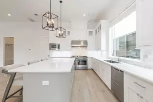 7546 Awty School Ln, Houston, TX 77055 - Photo 15