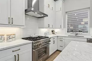 4024 Blossom St, Houston, TX 77007 - Photo 9