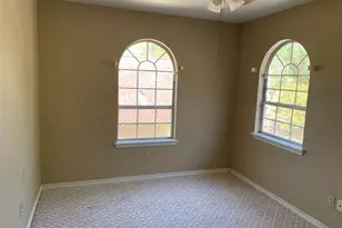 4722 Woodside St, Houston, TX 77023 - Photo 5