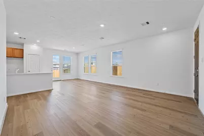 5515 Blackbird Lane, Hitchcock, TX 77563 - Photo 9