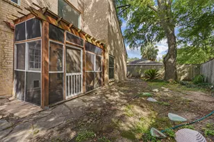 1616 Park Haven Dr, Houston, TX 77077 - Photo 9
