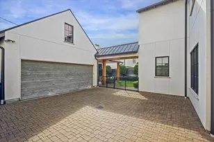 3609 Meadow Lake Ln, Houston, TX 77027 - Photo 45