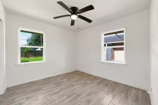 5719 Turtle Creek Rd, Houston, TX 77017 - Photo 15