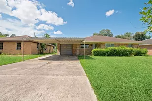 5719 Turtle Creek Rd, Houston, TX 77017 - Photo 1