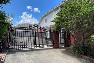 1951 Lakewinds Dr, Missouri City, TX 77459 - Photo 3