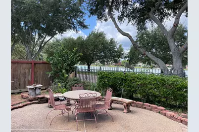 1951 Lake Winds Drive, Missouri City, TX 77459 - Photo 5