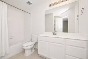101 Long Meadow Ct, Clute, TX 77531 - Photo 25