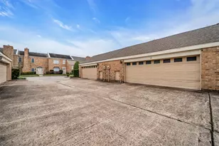 600 Wilcrest Dr, Houston, TX 77042 - Photo 33