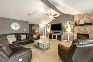 10015 Rustic Rock Rd, La Porte, TX 77571 - Photo 3