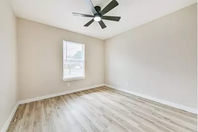 5527 Lakefield Drive, Houston, TX 77033 - Photo 21