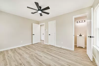 5527 Lakefield Drive, Houston, TX 77033 - Photo 19