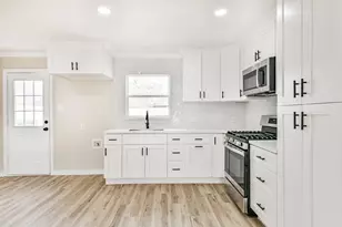 5527 Lakefield Dr, Houston, TX 77033 - Photo 5