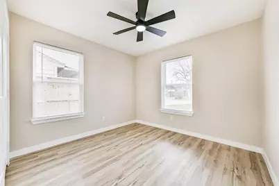 5527 Lakefield Drive, Houston, TX 77033 - Photo 21