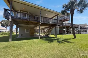 13909 Pirates Beach Blvd, Galveston, TX 77554 - Photo 5