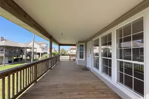 13909 Pirates Beach Blvd, Galveston, TX 77554 - Photo 11