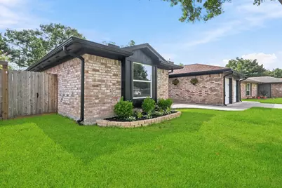 1915 Michele Drive, Sugar Land, TX 77498 - Photo 3