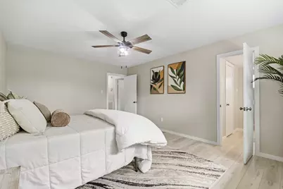 1915 Michele Drive, Sugar Land, TX 77498 - Photo 15