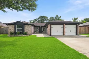 1915 Michele Dr, Sugar Land, TX 77498 - Photo 1