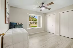 1915 Michele Dr, Sugar Land, TX 77498 - Photo 19