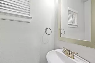 4007 Centre Valley Ln, Houston, TX 77043 - Photo 21