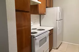 3075 Walnut Bend Ln, Houston, TX 77042 - Photo 9