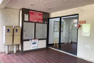 3075 Walnut Bend Ln, Houston, TX 77042 - Photo 3