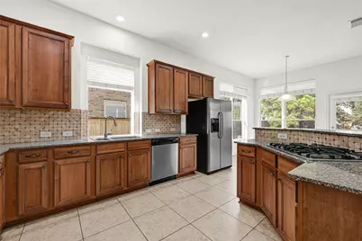 74 E Arbor Camp Circle, The Woodlands, TX 77389 - Photo 9