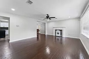921 22nd Ave N, Texas City, TX 77590 - Photo 3