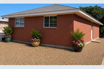1901 Jefferson Street, Mission, TX 78572 - Photo 7
