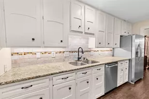 9621 Longmont Dr, Houston, TX 77063 - Photo 9