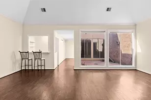 9621 Longmont Dr, Houston, TX 77063 - Photo 15