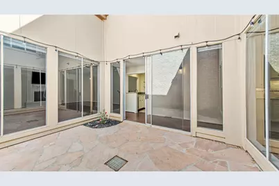 9621 Longmont Drive, Houston, TX 77063 - Photo 15