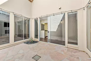 9621 Longmont Dr, Houston, TX 77063 - Photo 15