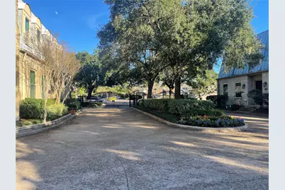 4 Bayou Pointe Drive, Houston, TX 77063 - Photo 35