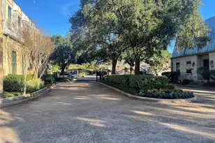 4 Bayou Pointe Dr, Houston, TX 77063 - Photo 35