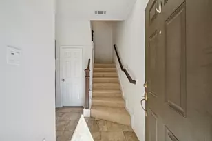 8604 Hollyoaks Creek Ln, Houston, TX 77063 - Photo 9