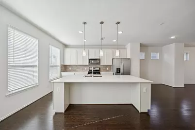 8604 Hollyoaks Creek Lane, Houston, TX 77063 - Photo 13
