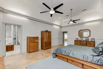 101 N Main Street, Baytown, TX 77520 - Photo 13