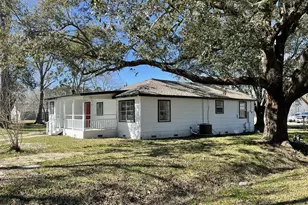 104 County Road 2401, Hull, TX 77564 - Photo 5