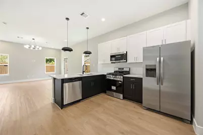 5942 Southridge Street #A and B, Houston, TX 77033 - Photo 9