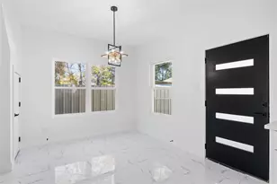 6063 Townsan Rd, Houston, TX 77396 - Photo 11