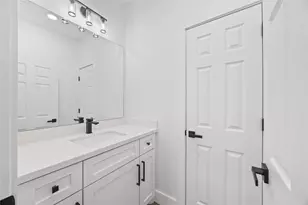 6063 Townsan Rd, Houston, TX 77396 - Photo 31