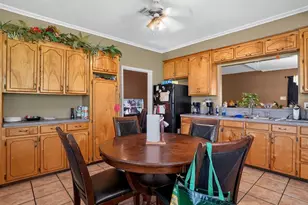1019 Lamar St, Liberty, TX 77575 - Photo 5